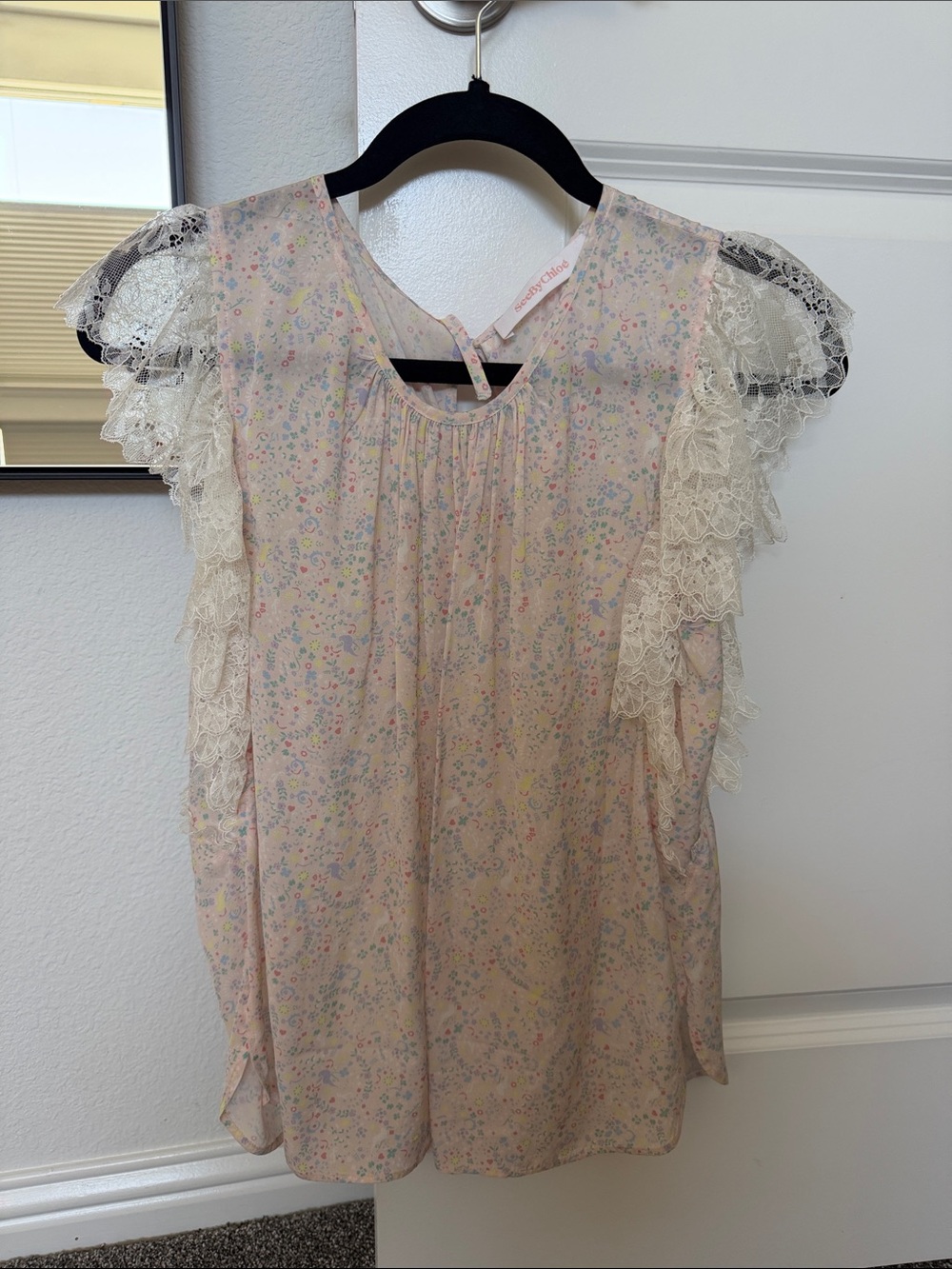 Chloe Pink Floral Lace Flutter Sleeve Blouse Size 38/ US 6